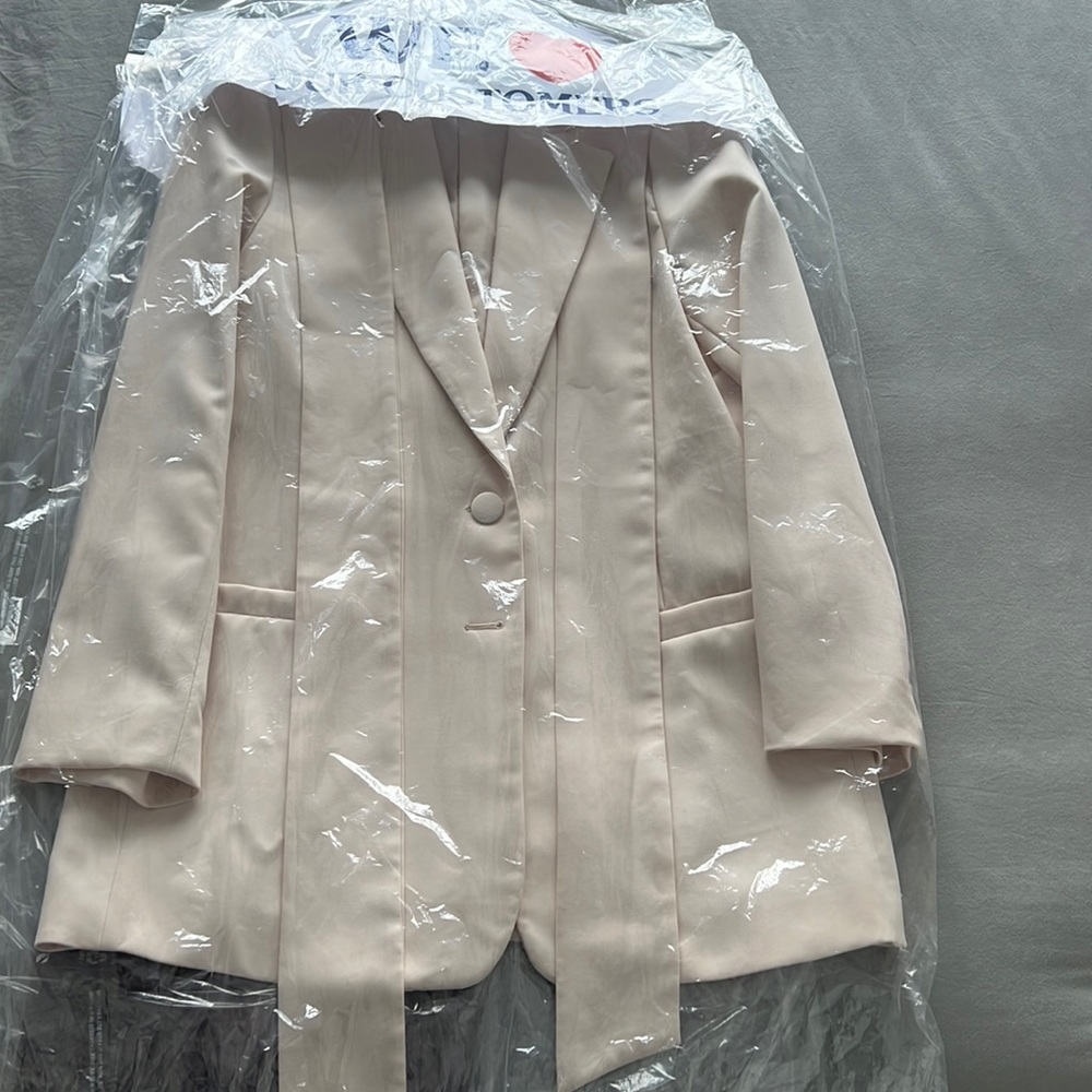 Because of Alice Blazer dress.